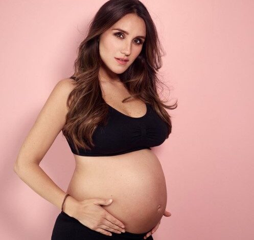 Dulce María enternece a la redes sociales al compartir fotos de su pancita