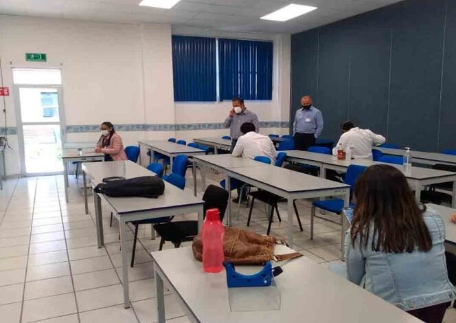Recluta UAEH a estudiantes de medicina para aplicar vacuna contra COVID