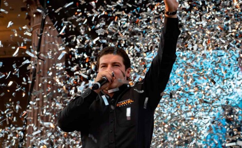 CONDUCTOR SE QUEDA DORMIDO Y EMBISTE A EMPLEADO DE MAQUILADORA; LO DEJA GRAVE