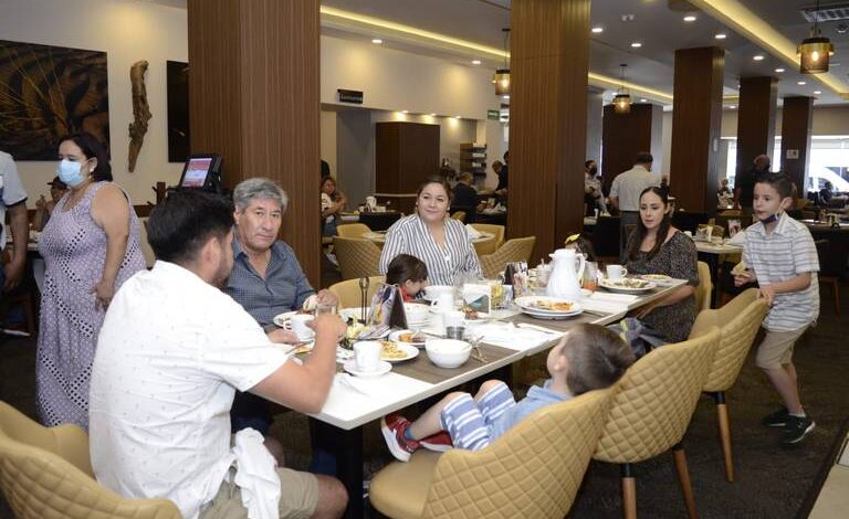 Restaurantes registran buena afluencia en domingo