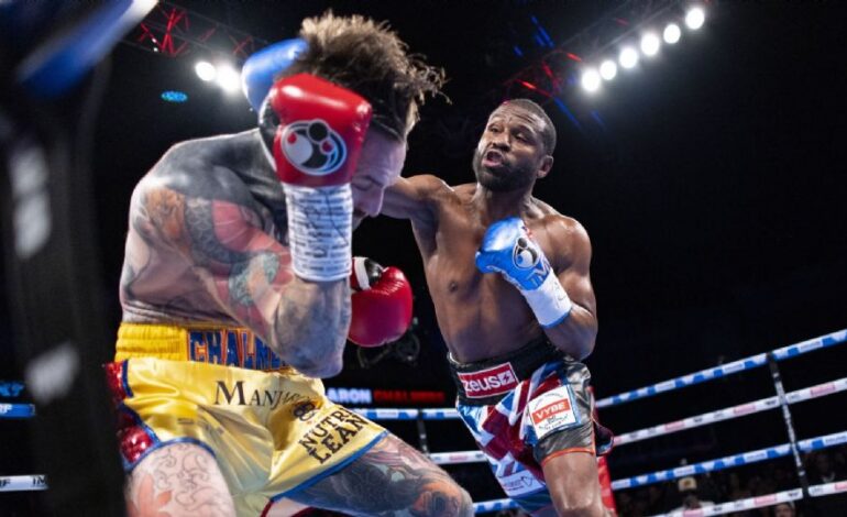 Floyd Mayweather se exhibe con lo mínimo ante Aaron Chalmers