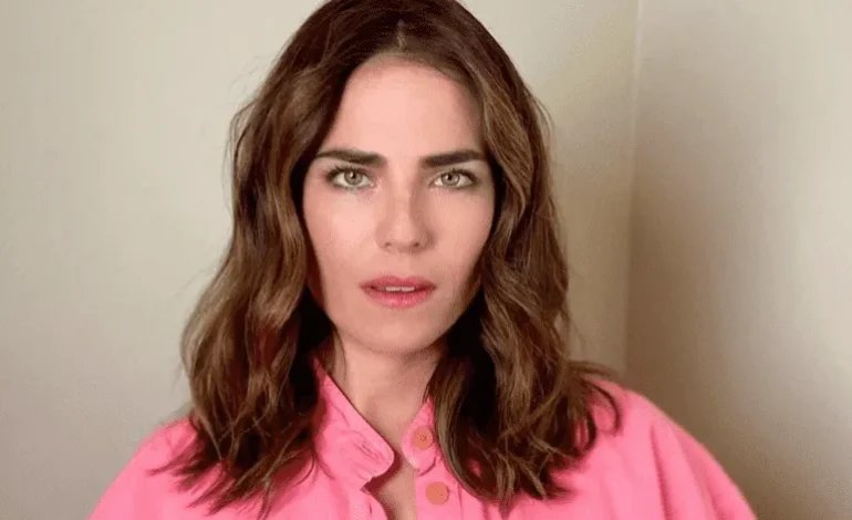 Karla Souza se llama a sí misma “mujer de color” y causa polémica en redes