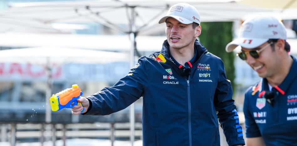 Verstappen va por la 60 en Mónaco, con la oposición de McLaren y Ferrari