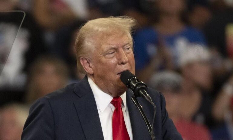 Trump reta a Harris a tres debates en septiembre