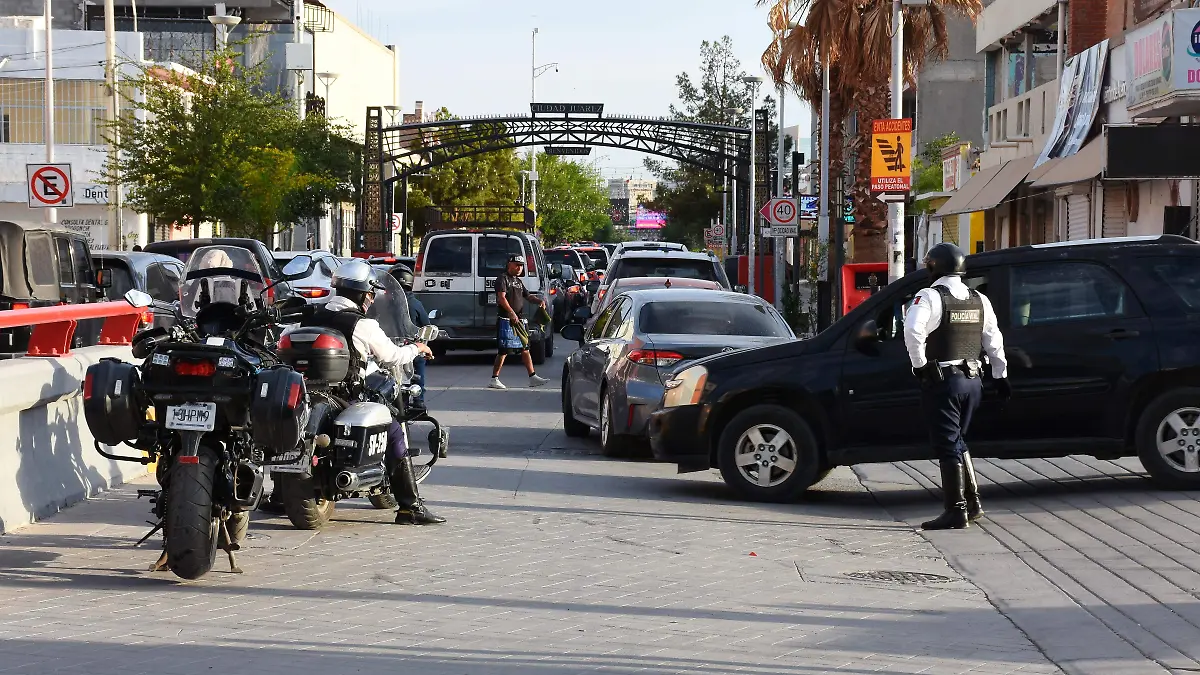 ¡Ve con tiempo! Reportan largas filas y tiempos de espera de hasta una hora en cruces fronterizos