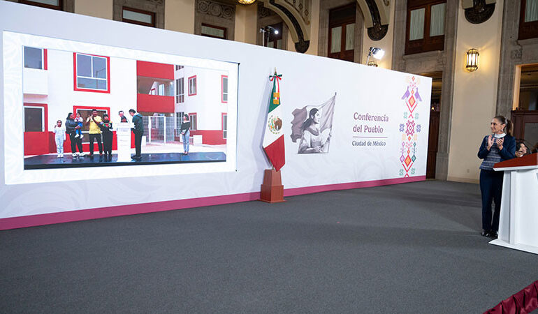 Entrega Claudia Sheinbaum las primeras casas del Programa Vivienda para el Bienestar en el desarrollo San Marcos del Infonavit, en Mérida, Yucatán