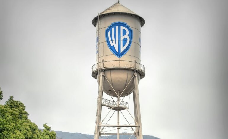 Paramount demanda a Warner Bros.; exige información de su venta a Netflix